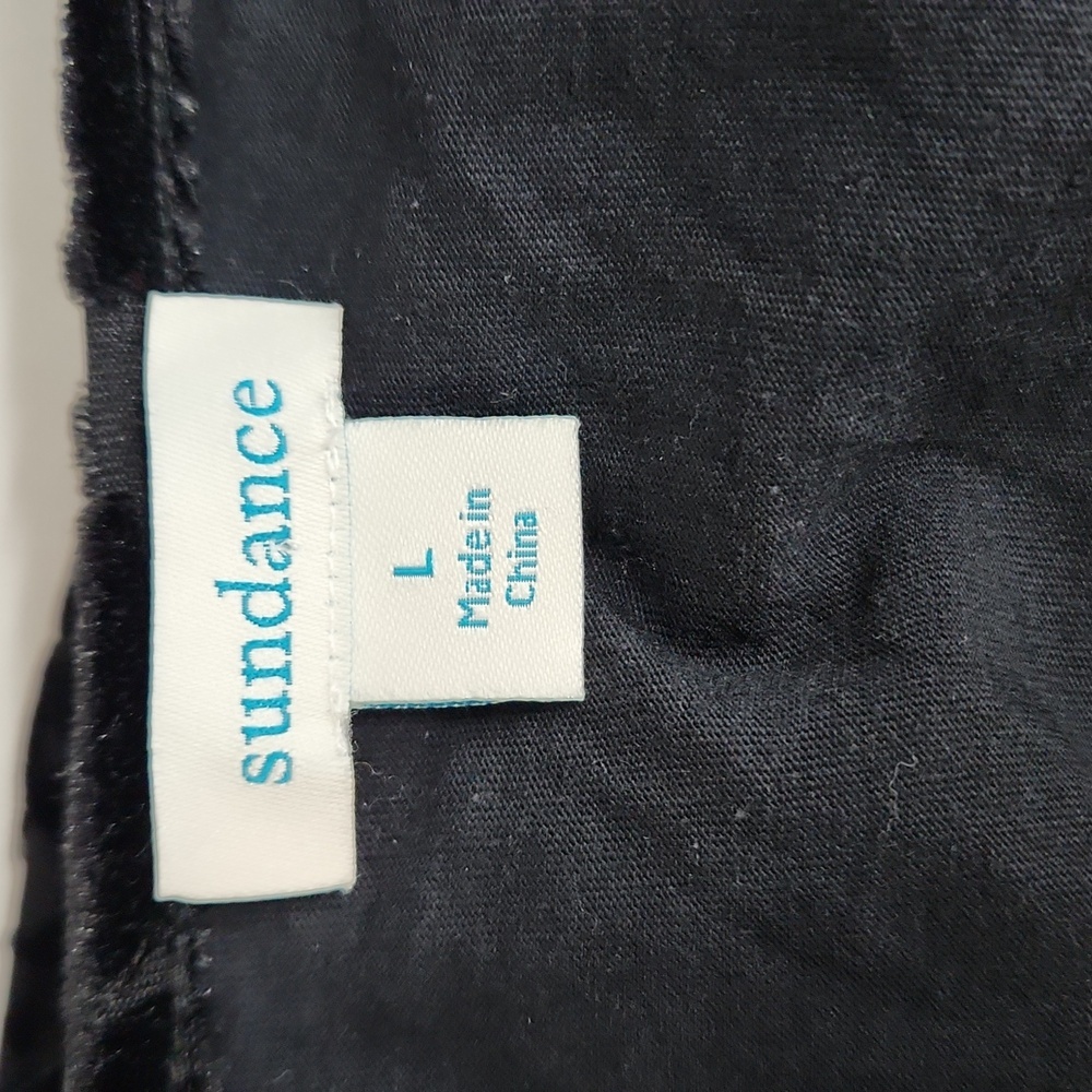 Sundance Bella Grace floral velvet lined top. - Picture 6 of 7